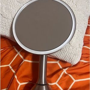 Simple human makeup mirror